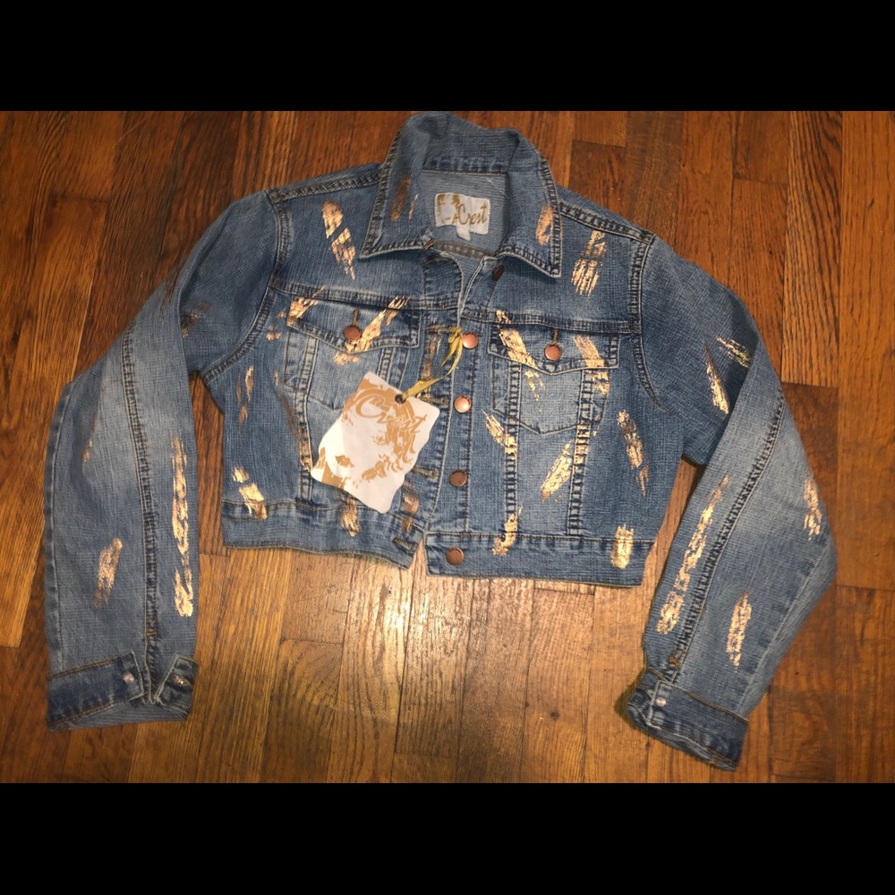 Short denim jacket